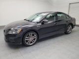 Used 2018 Volkswagen Passat 2.0T R-Line image 2