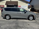 Used 2023 Chrysler Pacifica Touring-L image 2