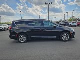 Used 2017 Chrysler Pacifica Limited image 5