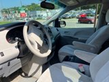 Used 2013 Toyota Sienna LE w/ Towing Pkg image 3