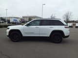 Used 2024 Jeep Grand Cherokee Altitude image 2