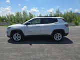 New 2025 Jeep Compass Latitude image 2
