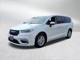 Used 2023 Chrysler Pacifica Touring-L image 4