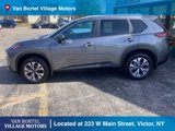 Used 2022 Nissan Rogue SV w/ SV Premium Package image 2