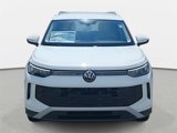 New 2025 Volkswagen Tiguan SE image 2