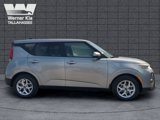 Used 2022 Kia Soul LX w/ Technology Package image 4