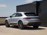 Certified 2024 Porsche Macan image 3