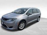 Used 2020 Chrysler Pacifica Touring-L image 3