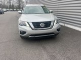 Used 2020 Nissan Pathfinder SV image 2