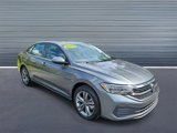 Used 2023 Volkswagen Jetta SE image 2