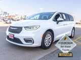 Used 2023 Chrysler Pacifica Touring-L image 2
