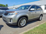 Used 2015 Kia Sorento LX image 2