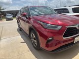 Used 2021 Toyota Highlander XLE image 3