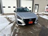 Used 2024 Nissan Altima 2.5 SV image 2