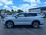 New 2025 Mitsubishi Outlander SE image 2