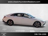 New 2025 Hyundai Elantra SEL image 4