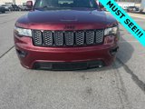 Used 2022 Jeep Grand Cherokee Laredo X image 2