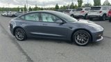 Used 2022 Tesla Model 3 Standard Range image 3