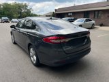 Used 2018 Ford Fusion SE image 4