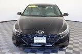 Used 2023 Hyundai Elantra SE image 3
