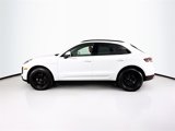 Certified 2021 Porsche Macan image 2