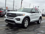 Used 2023 Ford Explorer XLT w/ Equipment Group 202A image 3