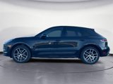 Certified 2022 Porsche Macan image 2