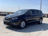 New 2025 Chrysler Pacifica Select image 3
