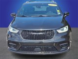 Used 2021 Chrysler Pacifica Touring-L w/ Premium & Safety Sphere Group image 2