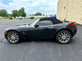 Used 2008 Pontiac Solstice Convertible w/ Preferred Package image 2
