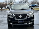 Used 2021 Nissan Rogue Platinum image 2