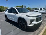 New 2025 Chevrolet Traverse High Country image 3