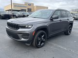 Used 2024 Jeep Grand Cherokee Altitude image 2
