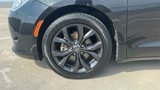 Used 2019 Chrysler Pacifica Touring Plus w/ S Appearance Package image 5