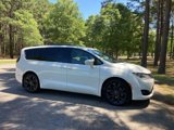 Used 2020 Chrysler Pacifica Touring-L w/ Advanced Safetytec Group image 2