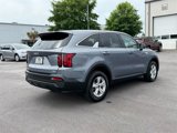 Used 2023 Kia Sorento LX image 3