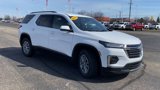 Used 2023 Chevrolet Traverse LT image 2