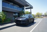 Used 2019 Porsche Cayenne E-Hybrid w/ Premium Plus Package image 2