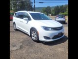 Used 2017 Chrysler Pacifica Touring-L Plus image 2