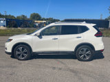 Used 2017 Nissan Rogue SL image 2