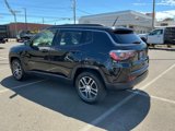 Used 2018 Jeep Compass Latitude image 3