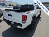 Used 2018 Toyota Tacoma TRD Off-Road image 2