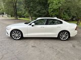 Certified 2020 Volvo S60 T6 Momentum w/ Premium Package image 5