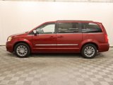 Used 2014 Chrysler Town & Country Touring-L image 2