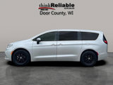Used 2023 Chrysler Pacifica Touring-L image 3