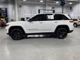Used 2023 Jeep Grand Cherokee Altitude image 2