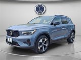 Used 2023 Volvo XC40 B5 Ultimate w/ Climate Package image 3