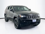 Used 2022 Jeep Grand Cherokee Laredo X image 3