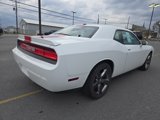 Used 2014 Dodge Challenger SXT image 3