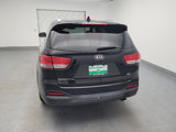 Used 2017 Kia Sorento LX w/ LX Convenience Package image 6